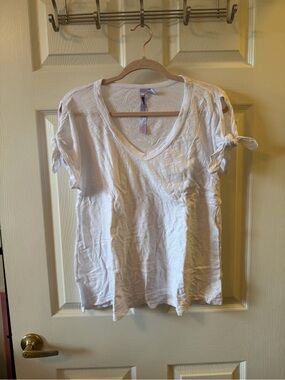Wilt White V-Neck Short Sleeve Tie-Slee Tee